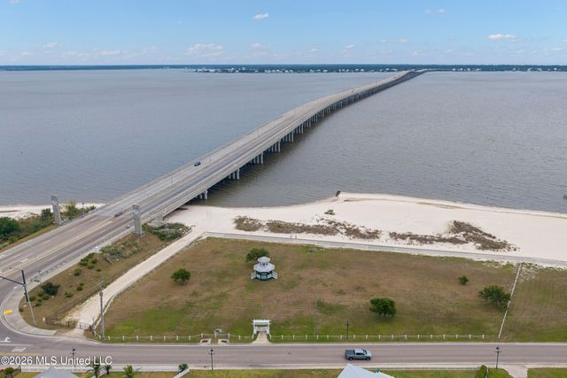 10 Chapel Hill Road, Bay Saint Louis, MS 39520