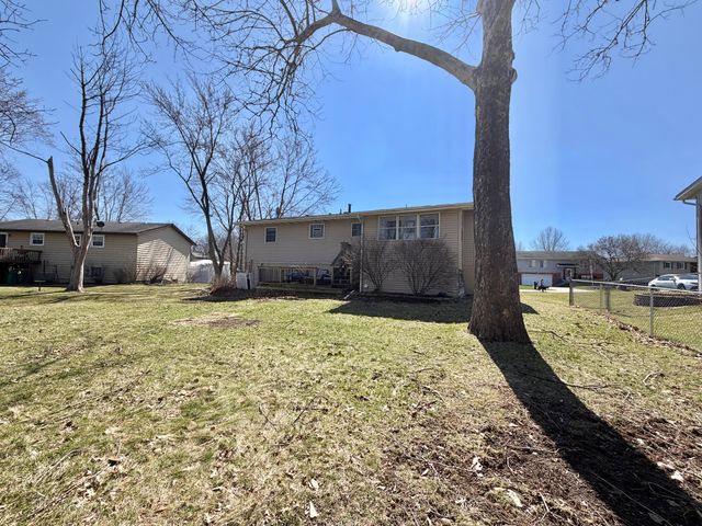 3063 Parkwood Place, Crown Point, IN 46307
