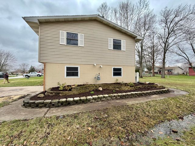 3063 Parkwood Place, Crown Point, IN 46307