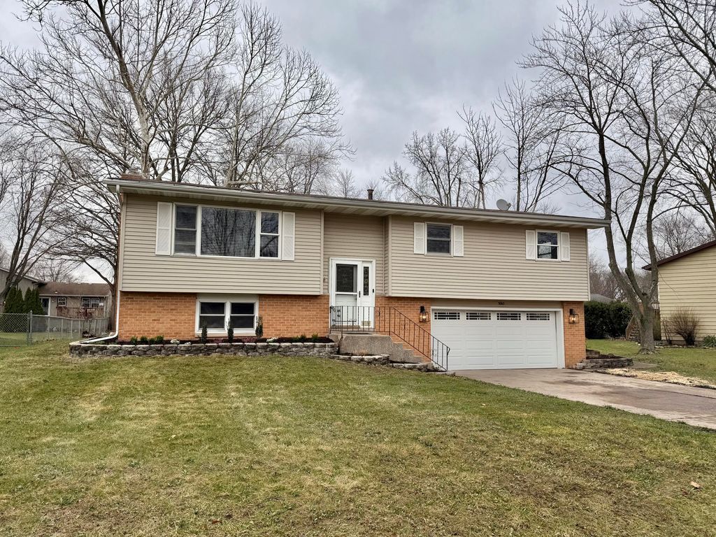 3063 Parkwood Place, Crown Point, IN 46307