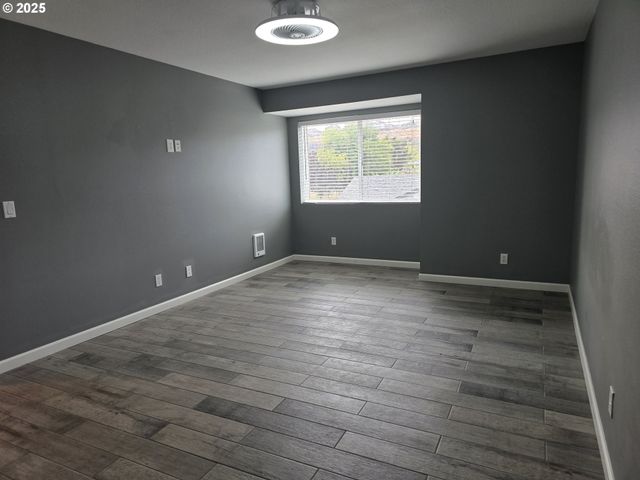 260 LONE PINE Ln 2, The Dalles, OR 97058