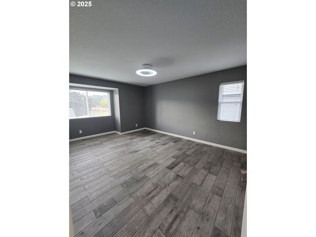 260 LONE PINE Ln 2, The Dalles, OR 97058
