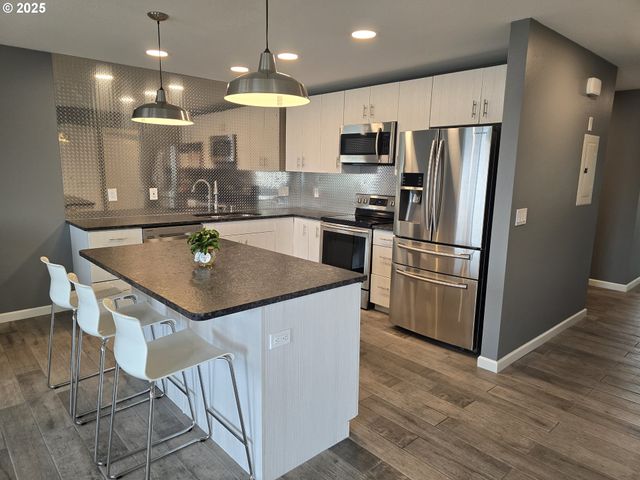 260 LONE PINE Ln 2, The Dalles, OR 97058