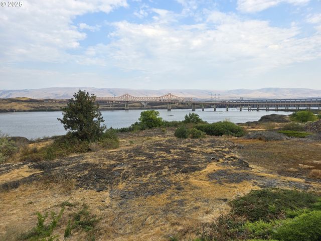 260 LONE PINE Ln 2, The Dalles, OR 97058