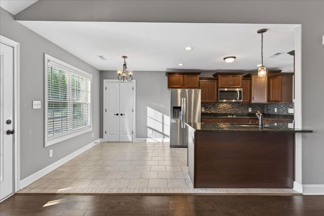 161 Roanoke Station Cir, Clarksville, TN 37043