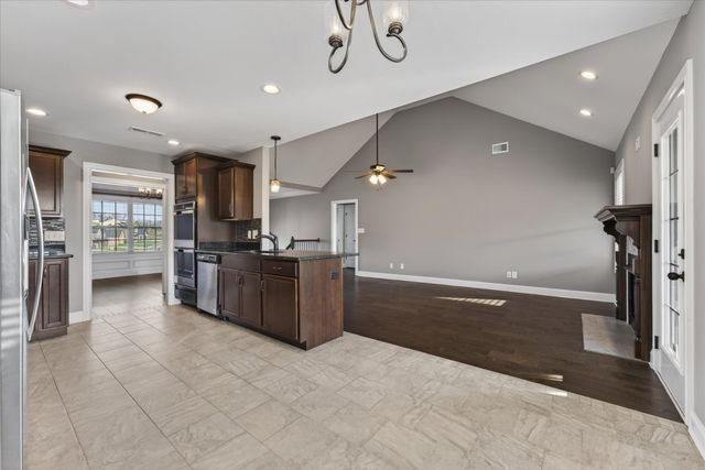 161 Roanoke Station Cir, Clarksville, TN 37043