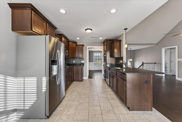 161 Roanoke Station Cir, Clarksville, TN 37043