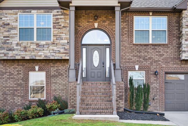 161 Roanoke Station Cir, Clarksville, TN 37043