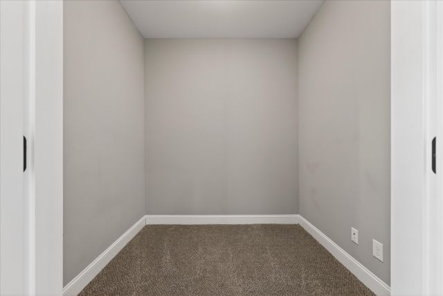 161 Roanoke Station Cir, Clarksville, TN 37043