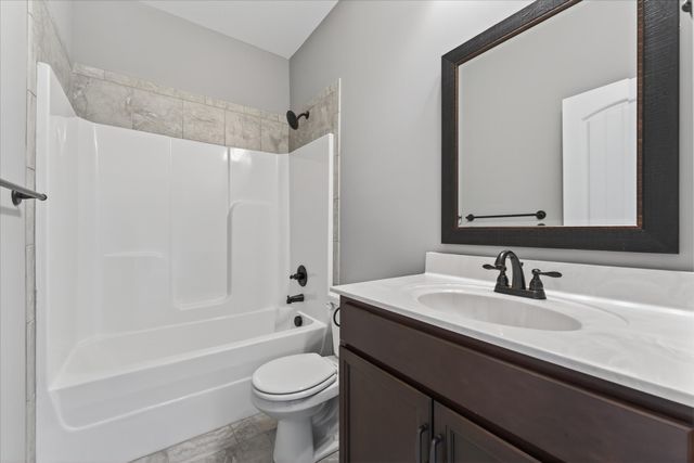 161 Roanoke Station Cir, Clarksville, TN 37043