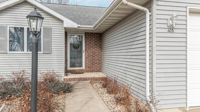 103 GREEN WAY DRIVE, Combined Locks, WI 54113