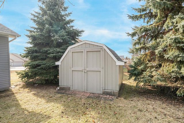 103 GREEN WAY DRIVE, Combined Locks, WI 54113