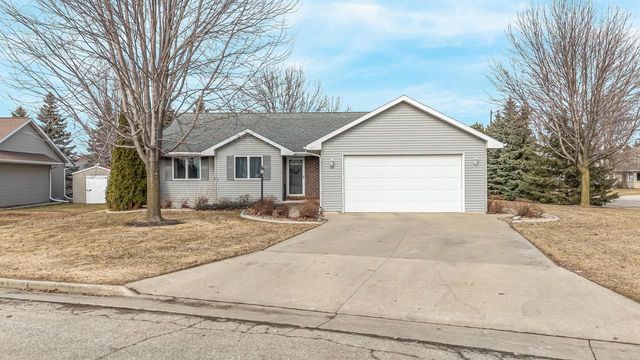 103 GREEN WAY DRIVE, Combined Locks, WI 54113