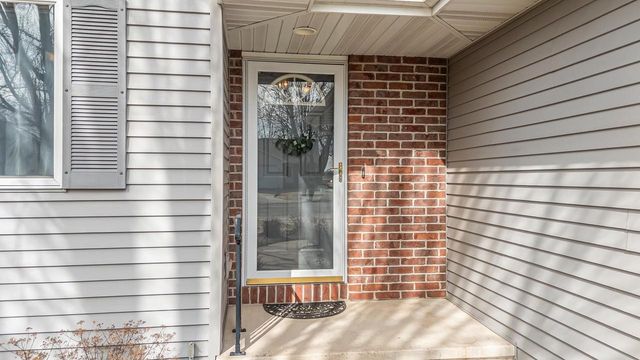 103 GREEN WAY DRIVE, Combined Locks, WI 54113