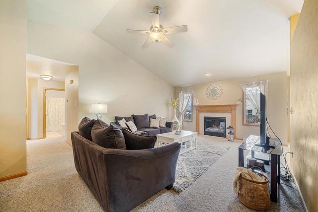 103 GREEN WAY DRIVE, Combined Locks, WI 54113