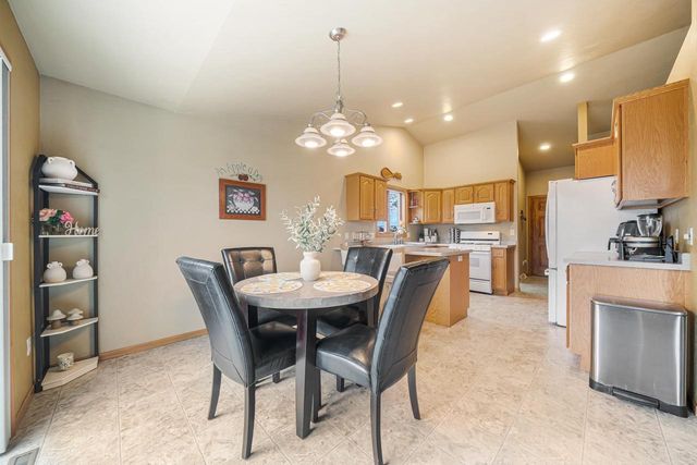 103 GREEN WAY DRIVE, Combined Locks, WI 54113