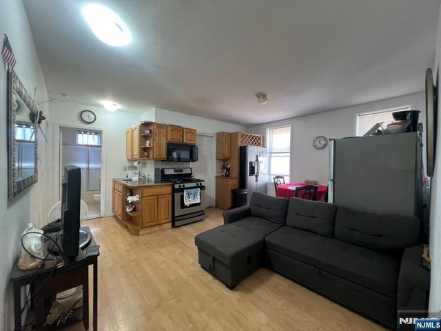 201 45th Street 504, Union City, NJ 07087