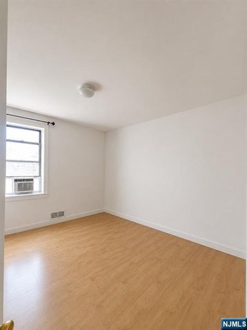 201 45th Street 504, Union City, NJ 07087