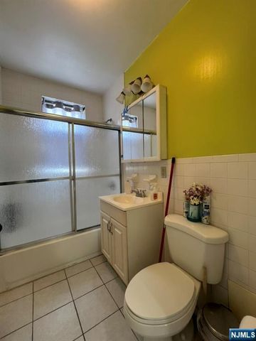 201 45th Street 504, Union City, NJ 07087