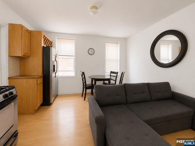 201 45th Street 504, Union City, NJ 07087