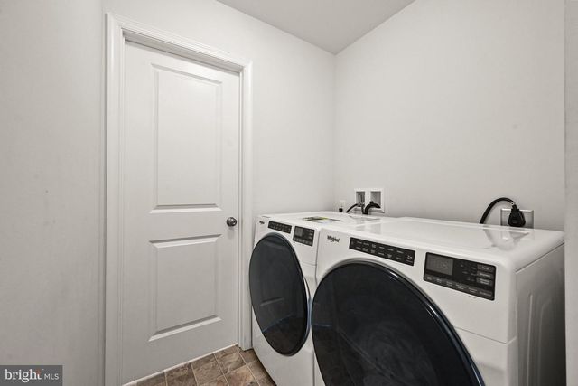 69 LESTER AVE, York, PA 17408
