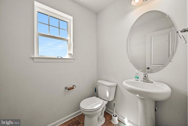 69 LESTER AVE, York, PA 17408