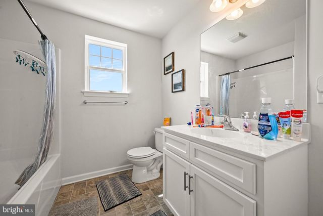 69 LESTER AVE, York, PA 17408