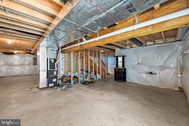 69 LESTER AVE, York, PA 17408