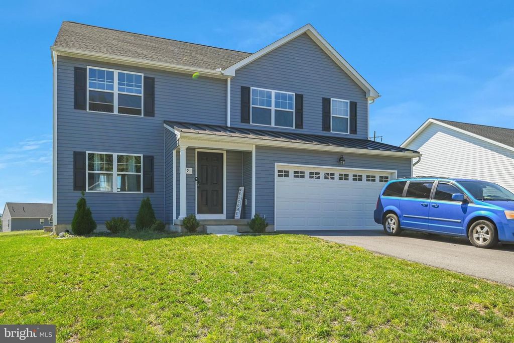69 LESTER AVE, York, PA 17408