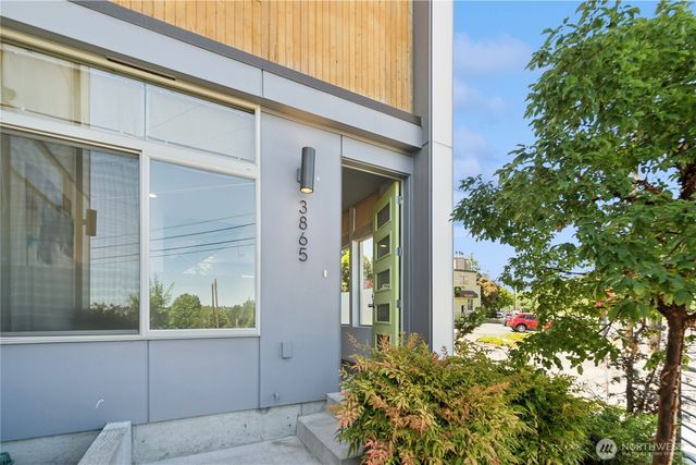 3865 Gilman Avenue W, Seattle, WA 98199