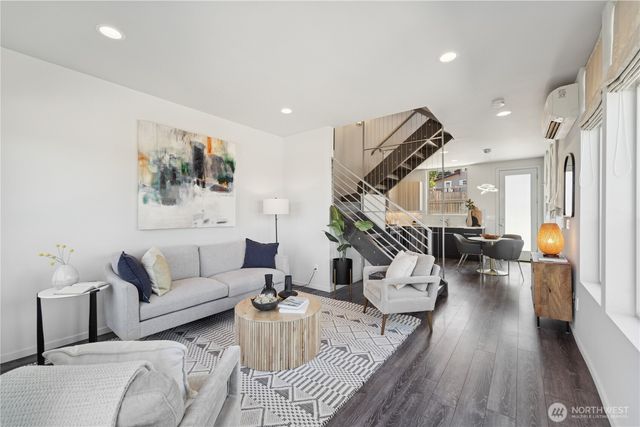 3865 Gilman Avenue W, Seattle, WA 98199
