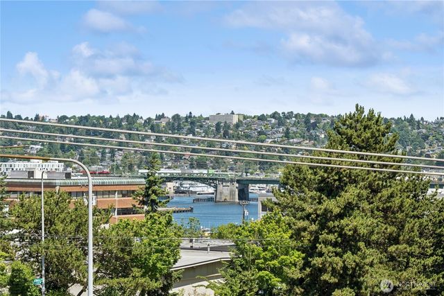 3865 Gilman Avenue W, Seattle, WA 98199