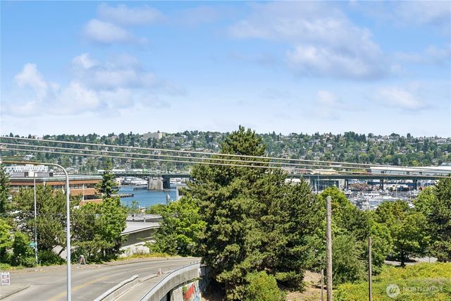 3865 Gilman Avenue W, Seattle, WA 98199