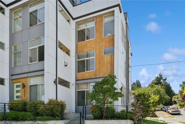3865 Gilman Avenue W, Seattle, WA 98199