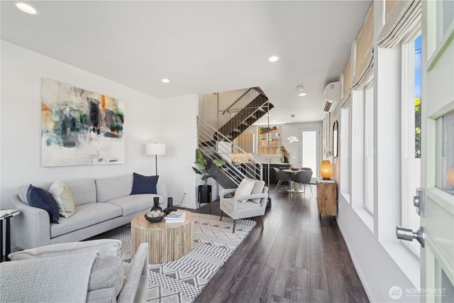 3865 Gilman Avenue W, Seattle, WA 98199