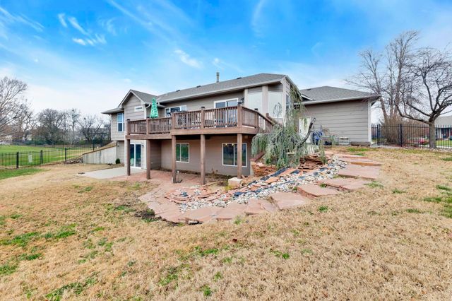 833 N Bracken Cir, Wichita, KS 67206