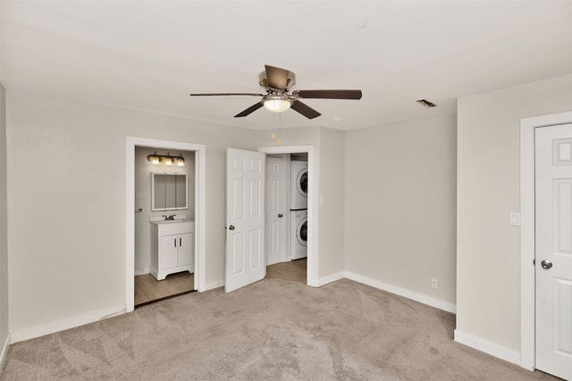 1340 E 17th Court, Des Moines, IA 50316