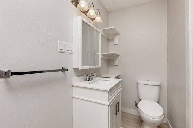 1340 E 17th Court, Des Moines, IA 50316