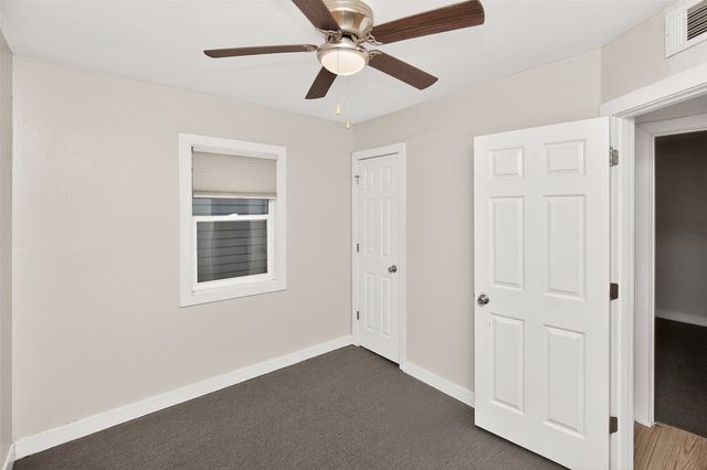 1340 E 17th Court, Des Moines, IA 50316