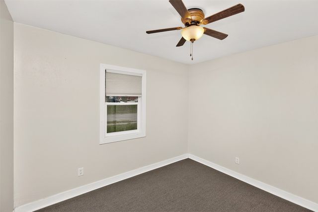 1340 E 17th Court, Des Moines, IA 50316