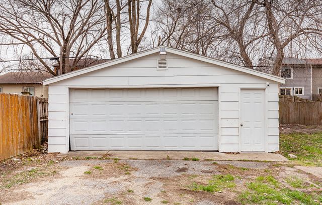 1340 E 17th Court, Des Moines, IA 50316