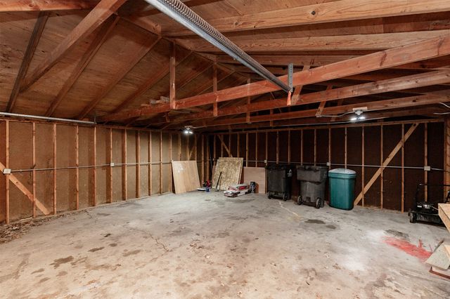 1340 E 17th Court, Des Moines, IA 50316