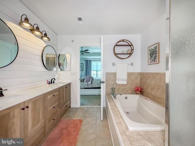 2410 ROSEMONT TER, Furlong, PA 18925