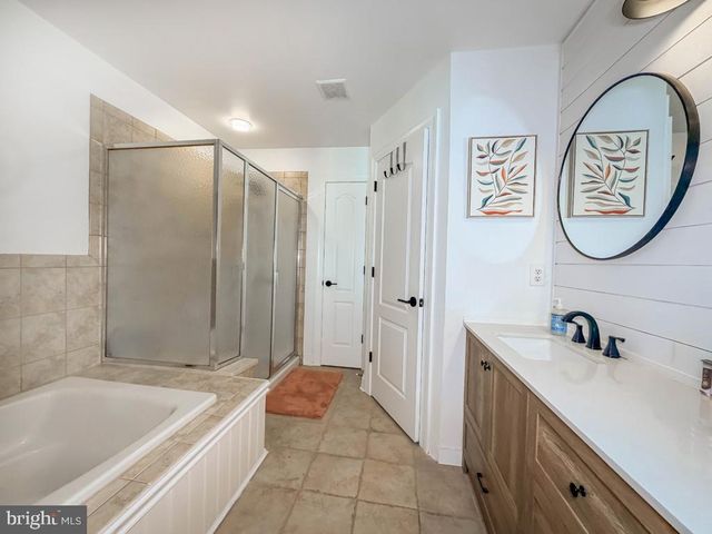 2410 ROSEMONT TER, Furlong, PA 18925