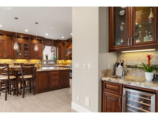 5716 Sw HAMILTON St, Portland, OR 97221