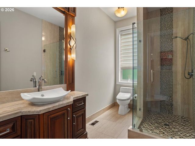5716 Sw HAMILTON St, Portland, OR 97221