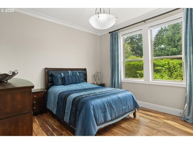 5716 Sw HAMILTON St, Portland, OR 97221
