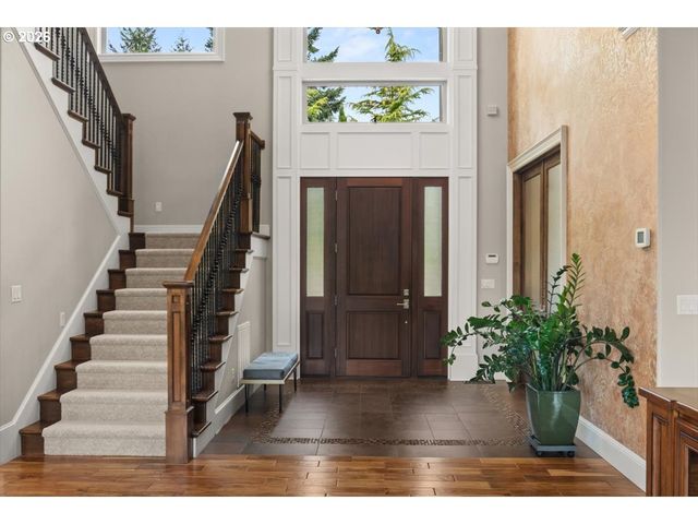 5716 Sw HAMILTON St, Portland, OR 97221