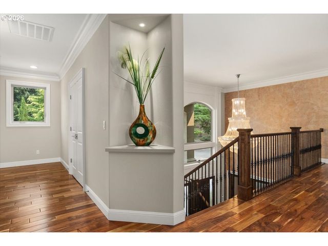 5716 Sw HAMILTON St, Portland, OR 97221