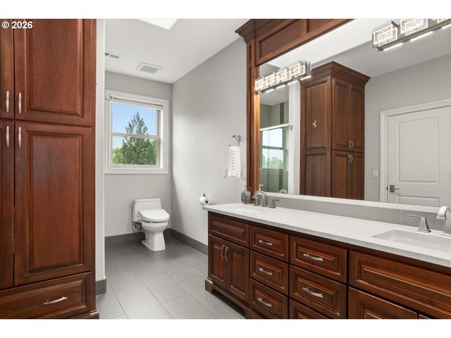 5716 Sw HAMILTON St, Portland, OR 97221